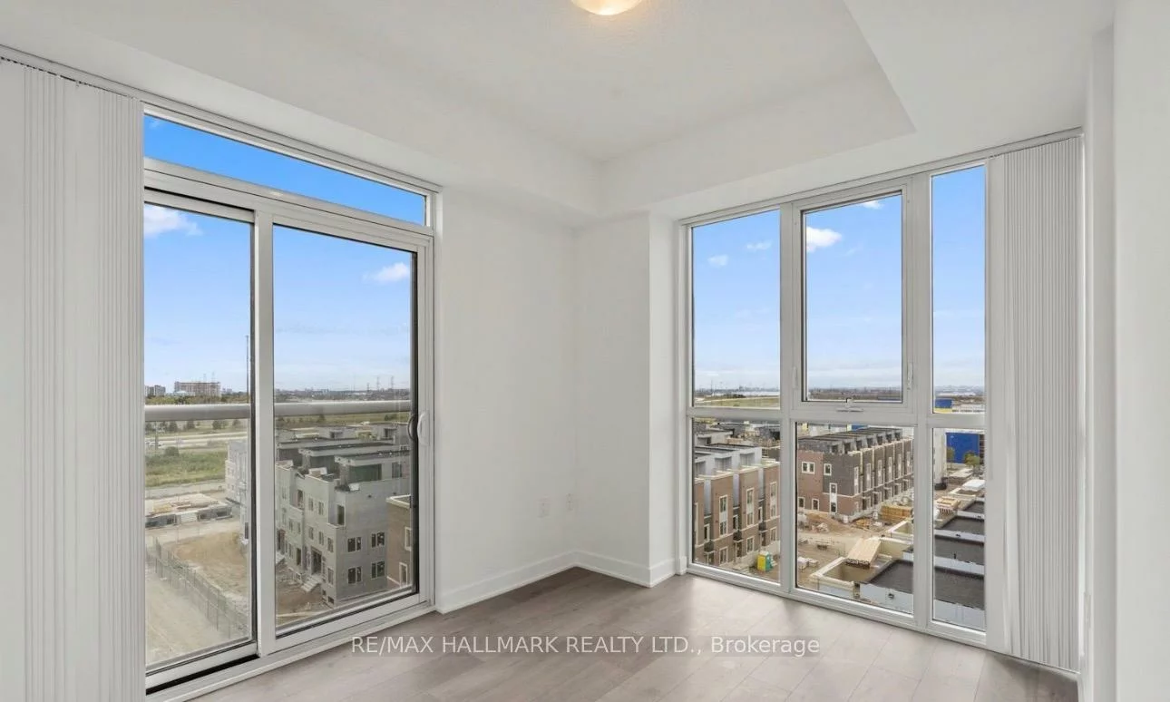 60, Honeycrisp, Vaughan Corporate Centre, Vaughan