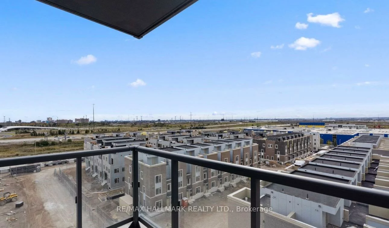 60, Honeycrisp, Vaughan Corporate Centre, Vaughan