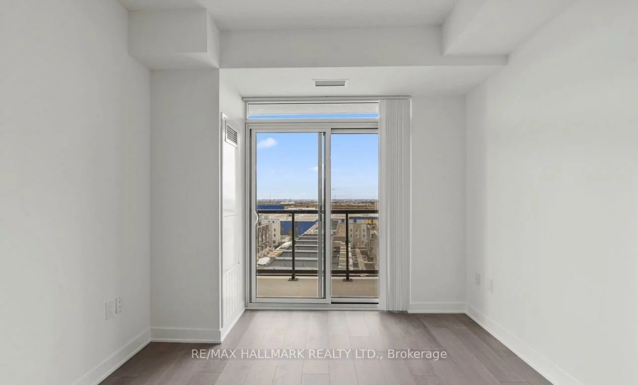 60, Honeycrisp, Vaughan Corporate Centre, Vaughan