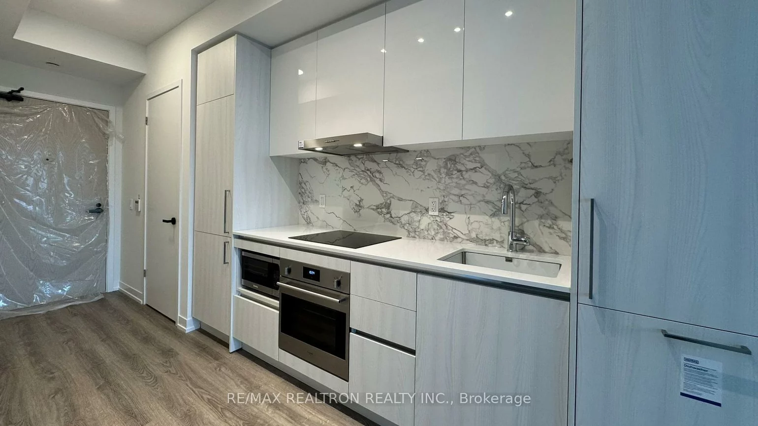 195, Commerce, Vaughan Corporate Centre, Vaughan