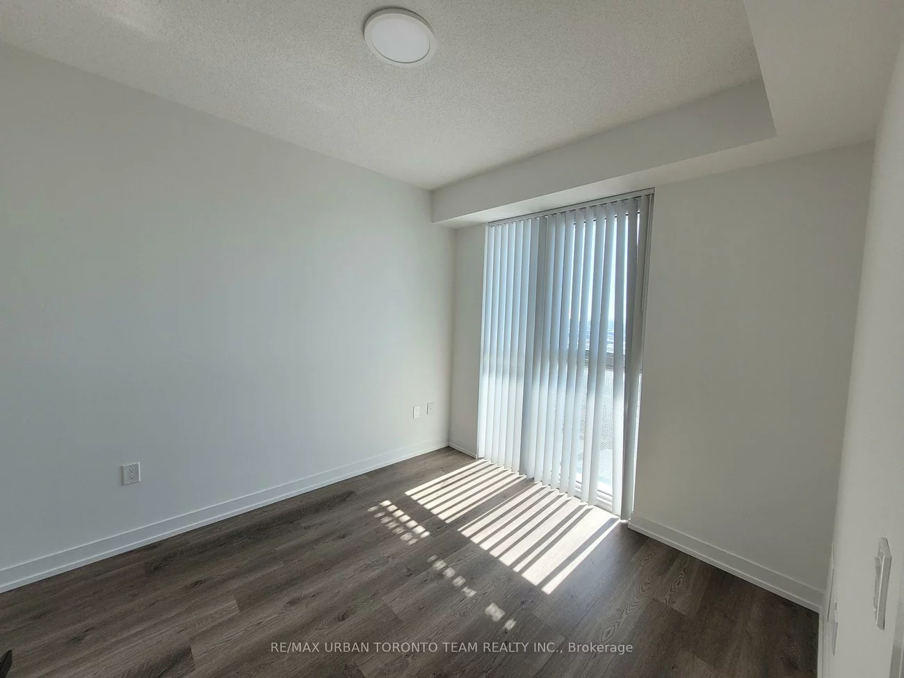 195, Commerce, Vaughan Corporate Centre, Vaughan