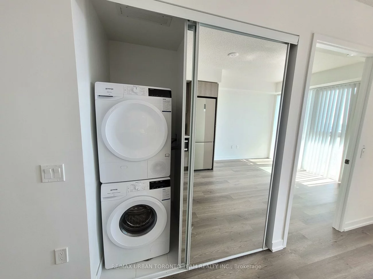 195, Commerce, Vaughan Corporate Centre, Vaughan