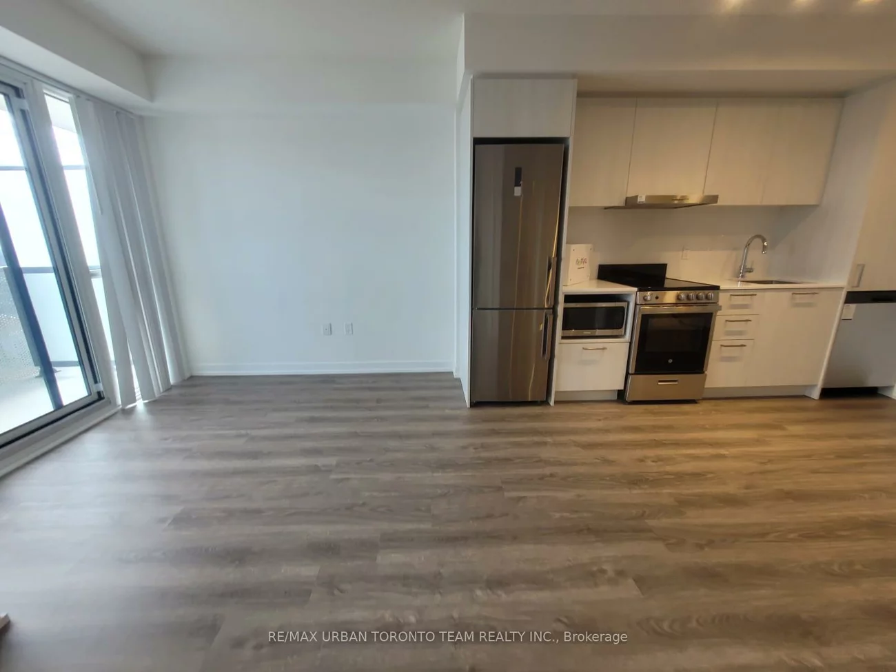 195, Commerce, Vaughan Corporate Centre, Vaughan