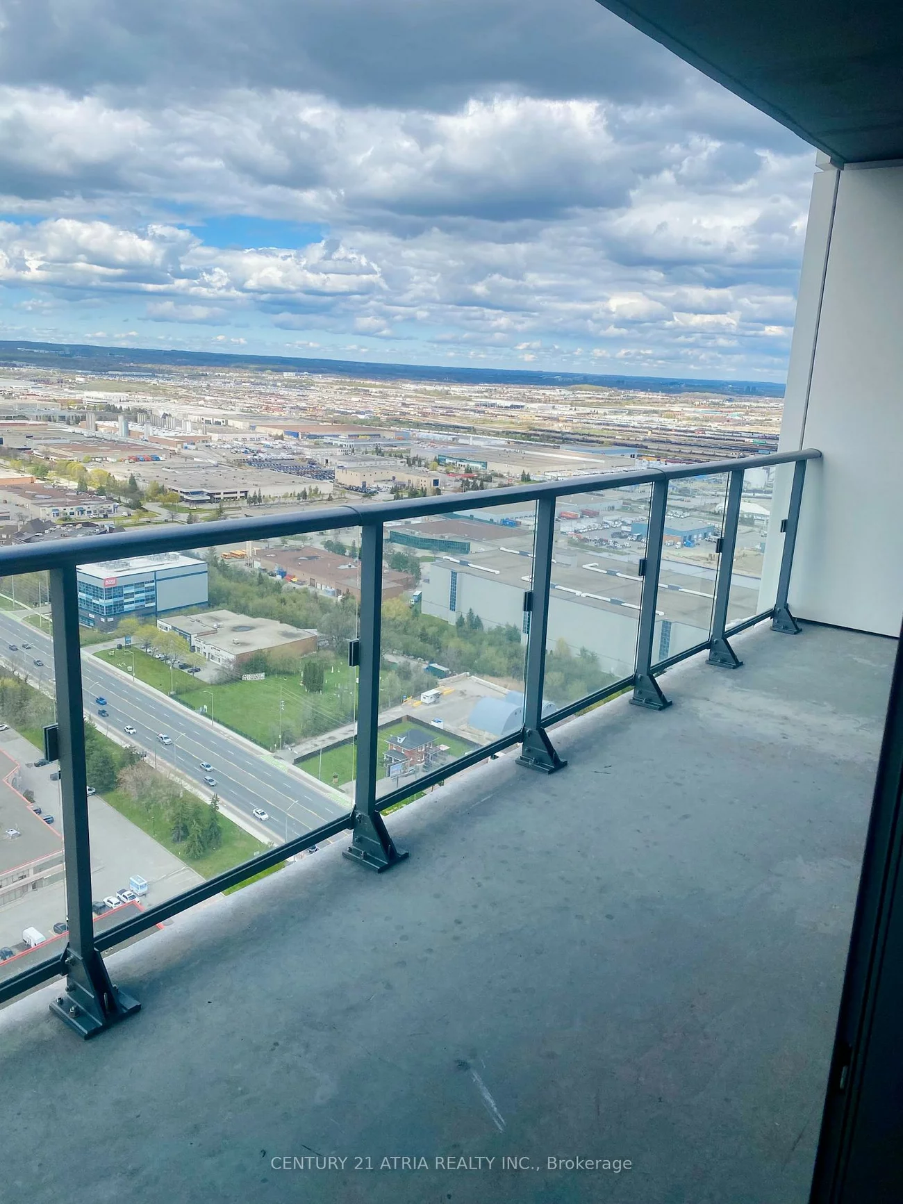 1000, Portage, Vaughan Corporate Centre, Vaughan
