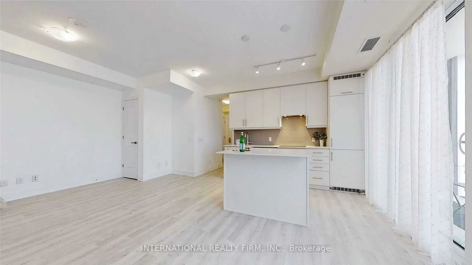 9085, Jane, Concord, Vaughan