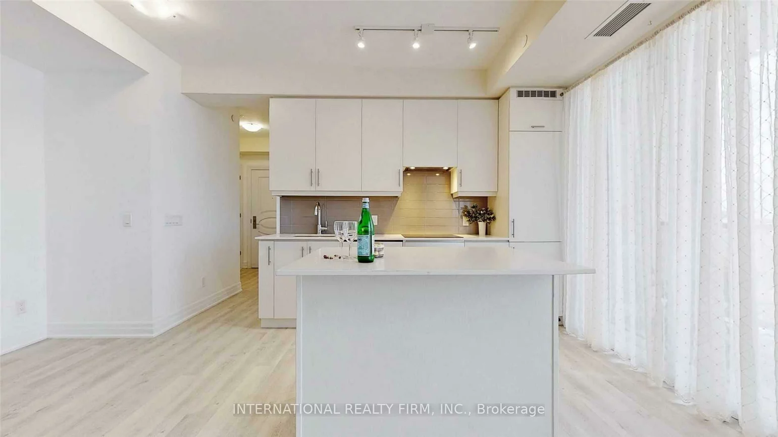 9085, Jane, Concord, Vaughan