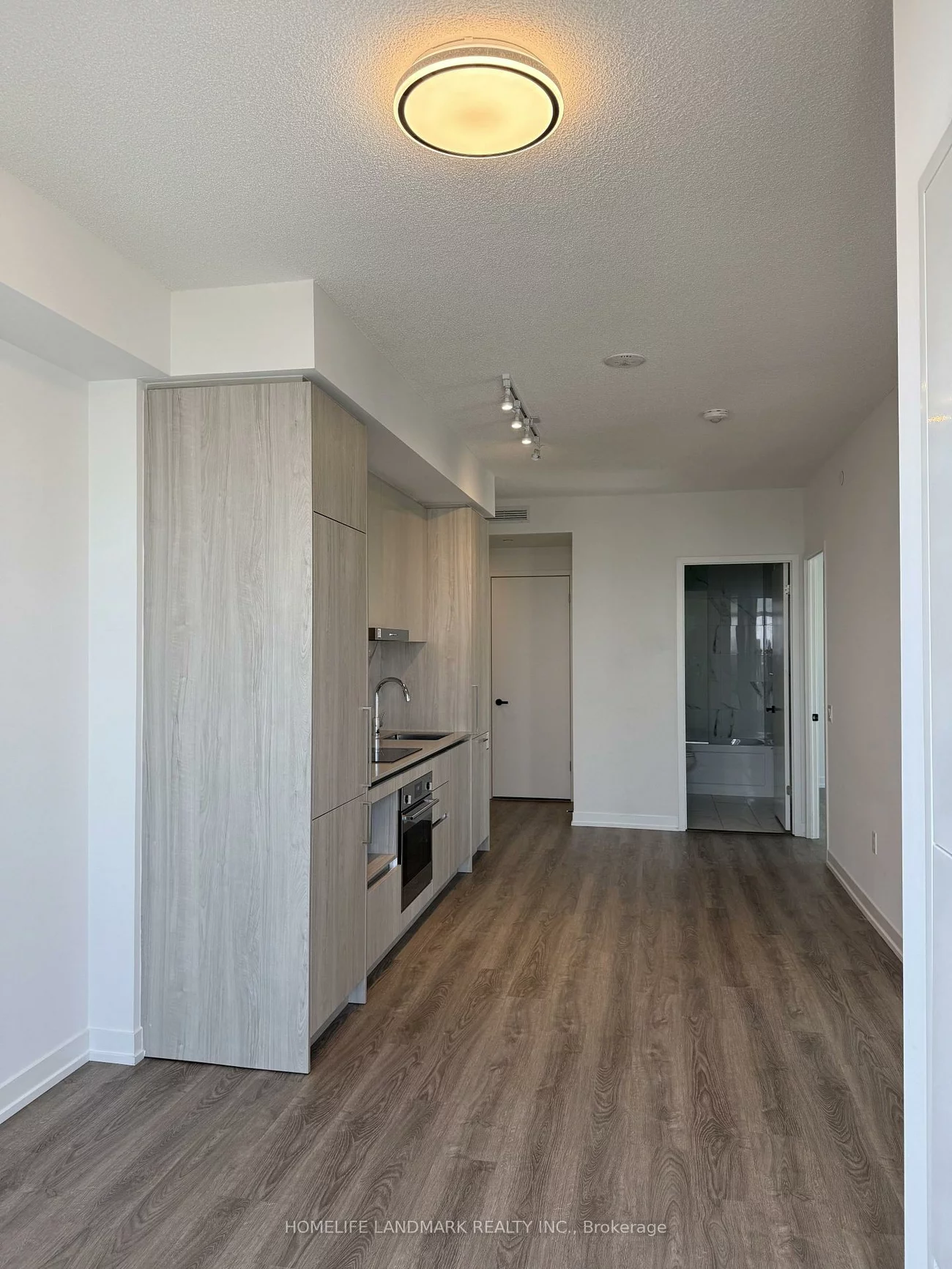 195, Commerce, Vaughan Corporate Centre, Vaughan