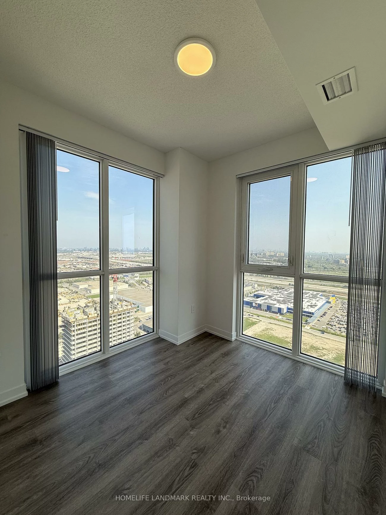 195, Commerce, Vaughan Corporate Centre, Vaughan