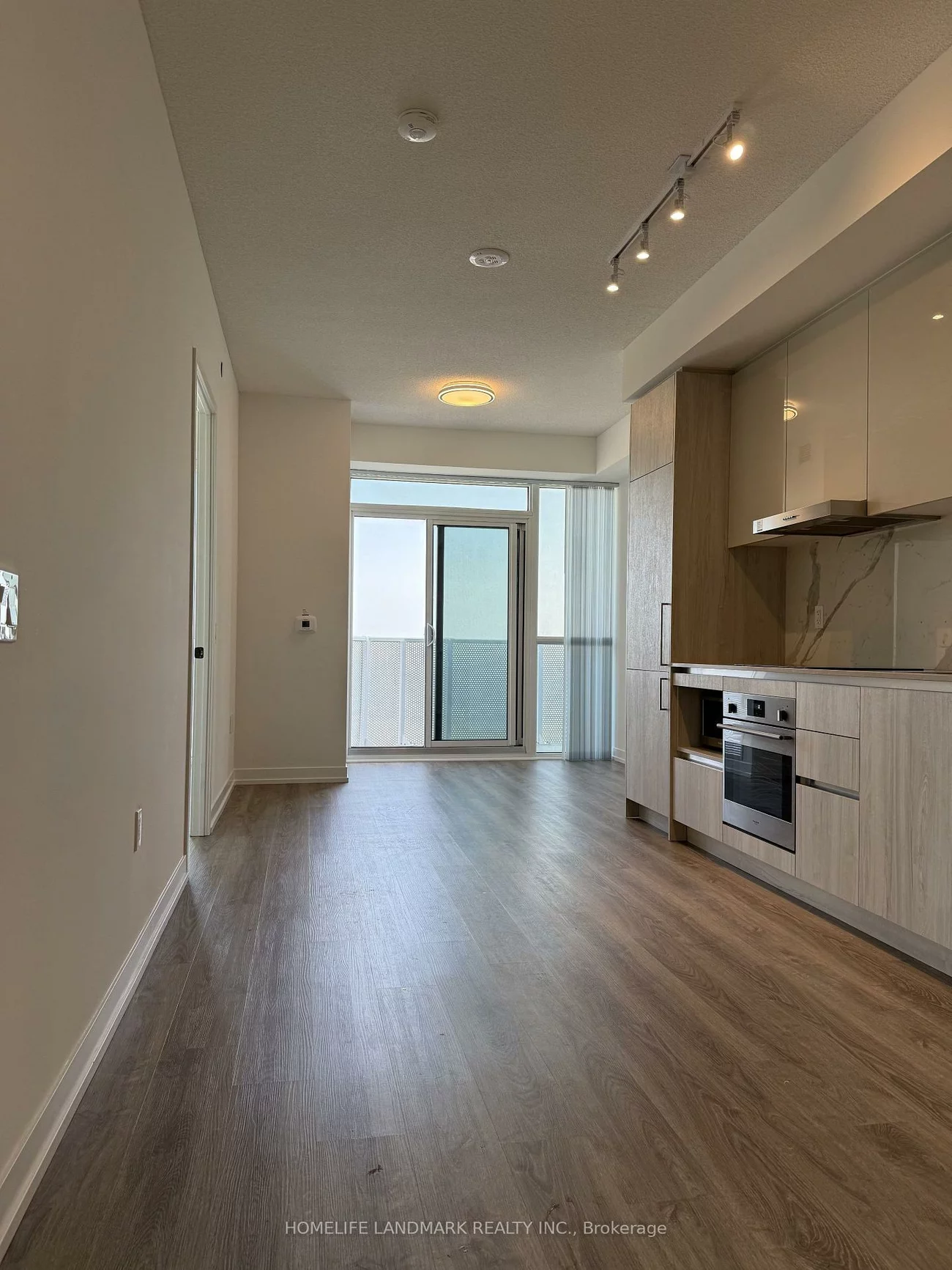 195, Commerce, Vaughan Corporate Centre, Vaughan