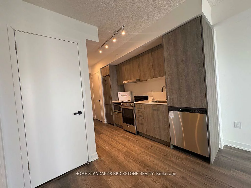 195, Commerce, Vaughan Corporate Centre, Vaughan