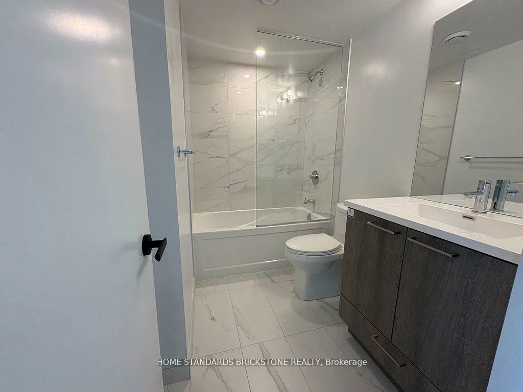 195, Commerce, Vaughan Corporate Centre, Vaughan