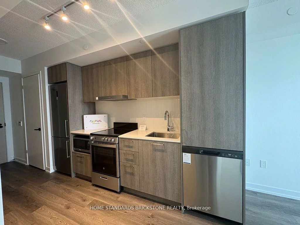 195, Commerce, Vaughan Corporate Centre, Vaughan