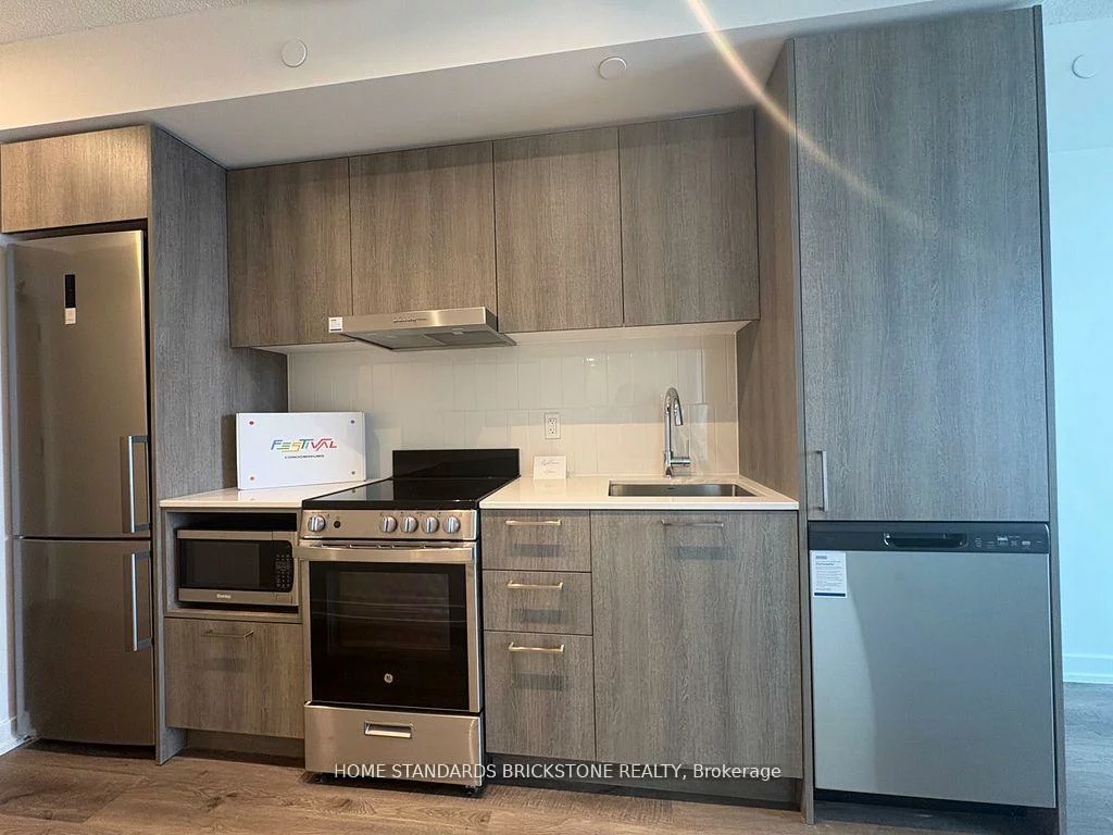 195, Commerce, Vaughan Corporate Centre, Vaughan