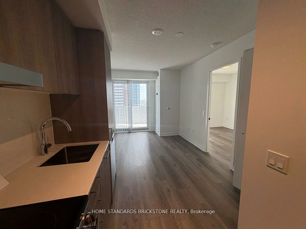 195, Commerce, Vaughan Corporate Centre, Vaughan