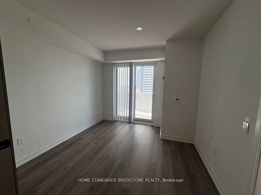 195, Commerce, Vaughan Corporate Centre, Vaughan