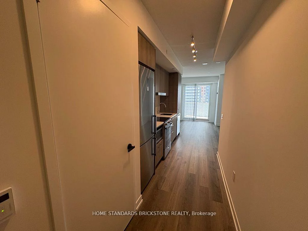 195, Commerce, Vaughan Corporate Centre, Vaughan
