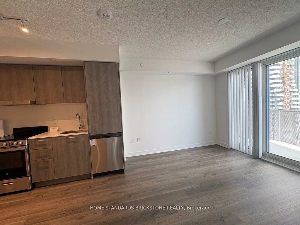 195, Commerce, Vaughan Corporate Centre, Vaughan