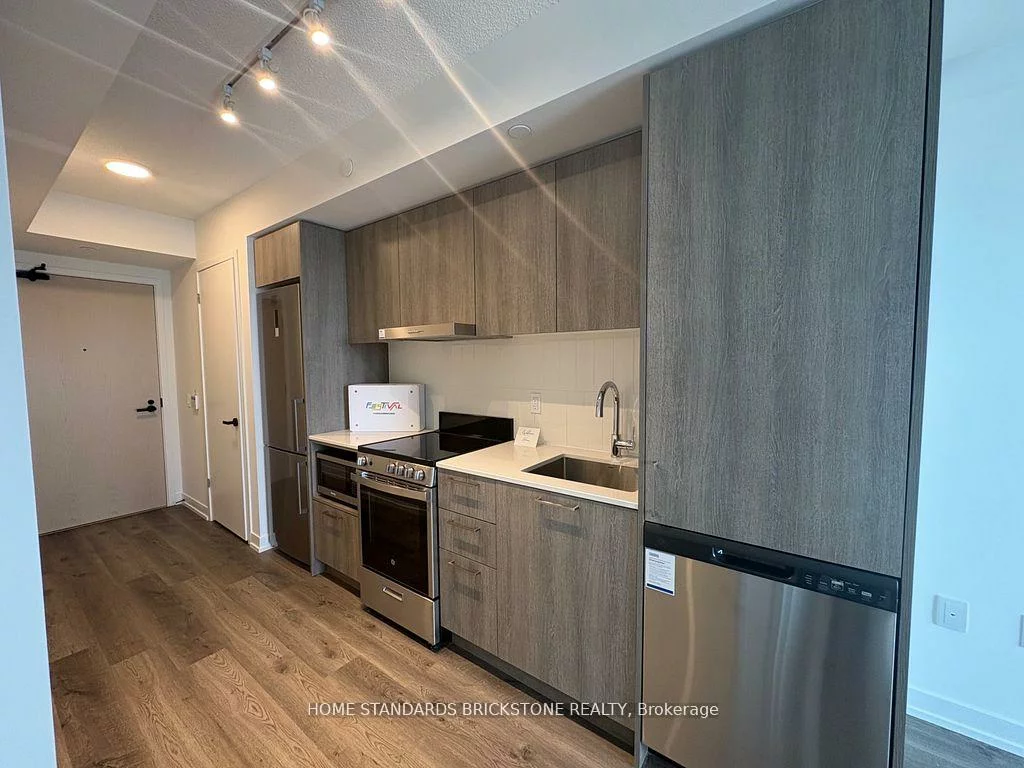 195, Commerce, Vaughan Corporate Centre, Vaughan