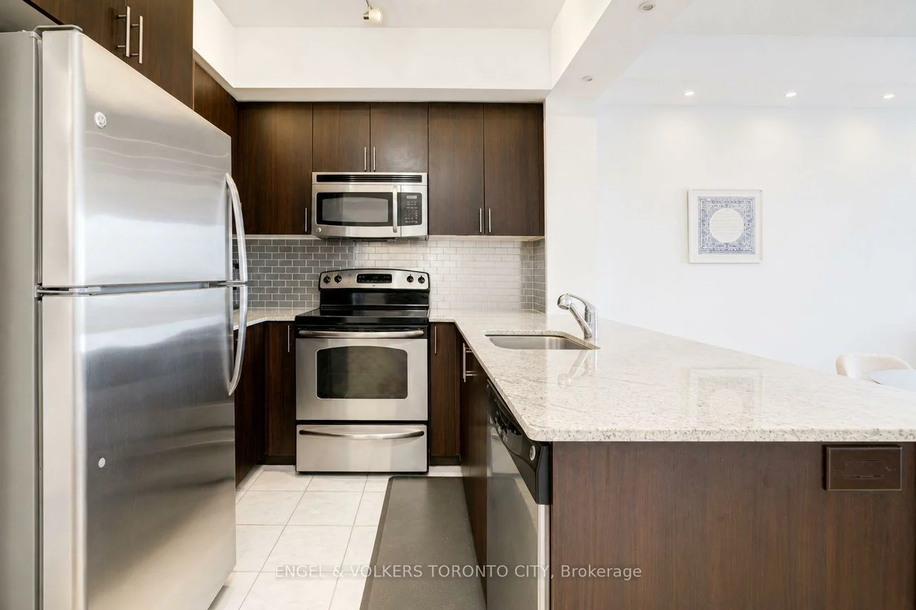 520, Steeles, Crestwood-Springfarm-Yorkhill, Vaughan