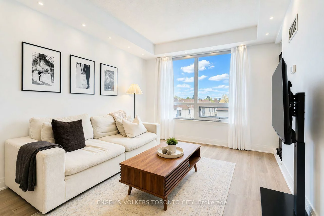 520, Steeles, Crestwood-Springfarm-Yorkhill, Vaughan