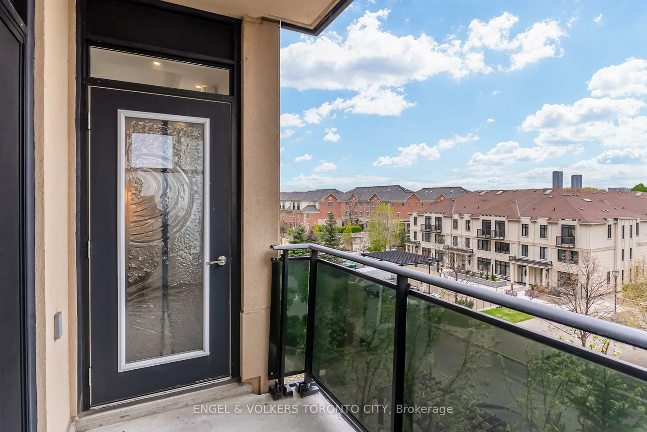 520, Steeles, Crestwood-Springfarm-Yorkhill, Vaughan
