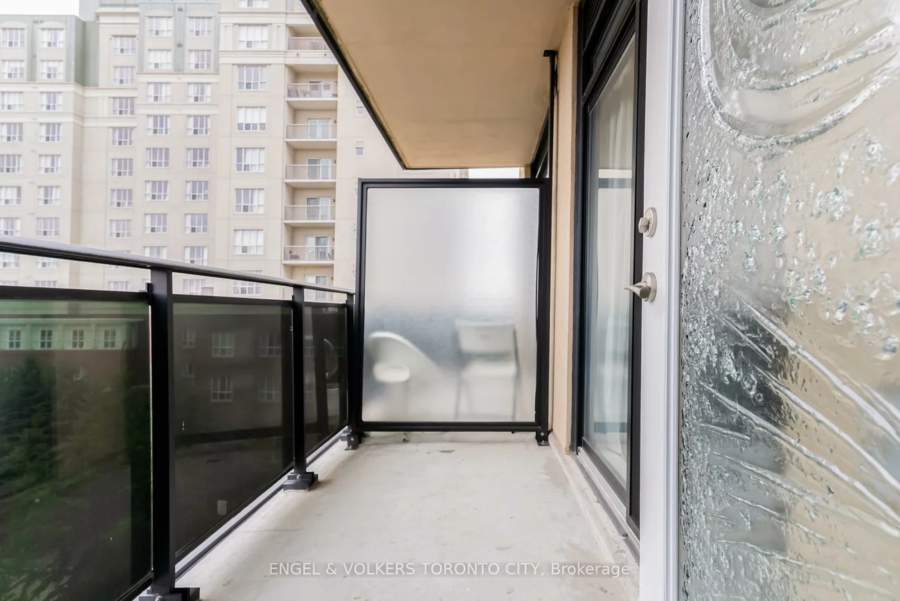 520, Steeles, Crestwood-Springfarm-Yorkhill, Vaughan
