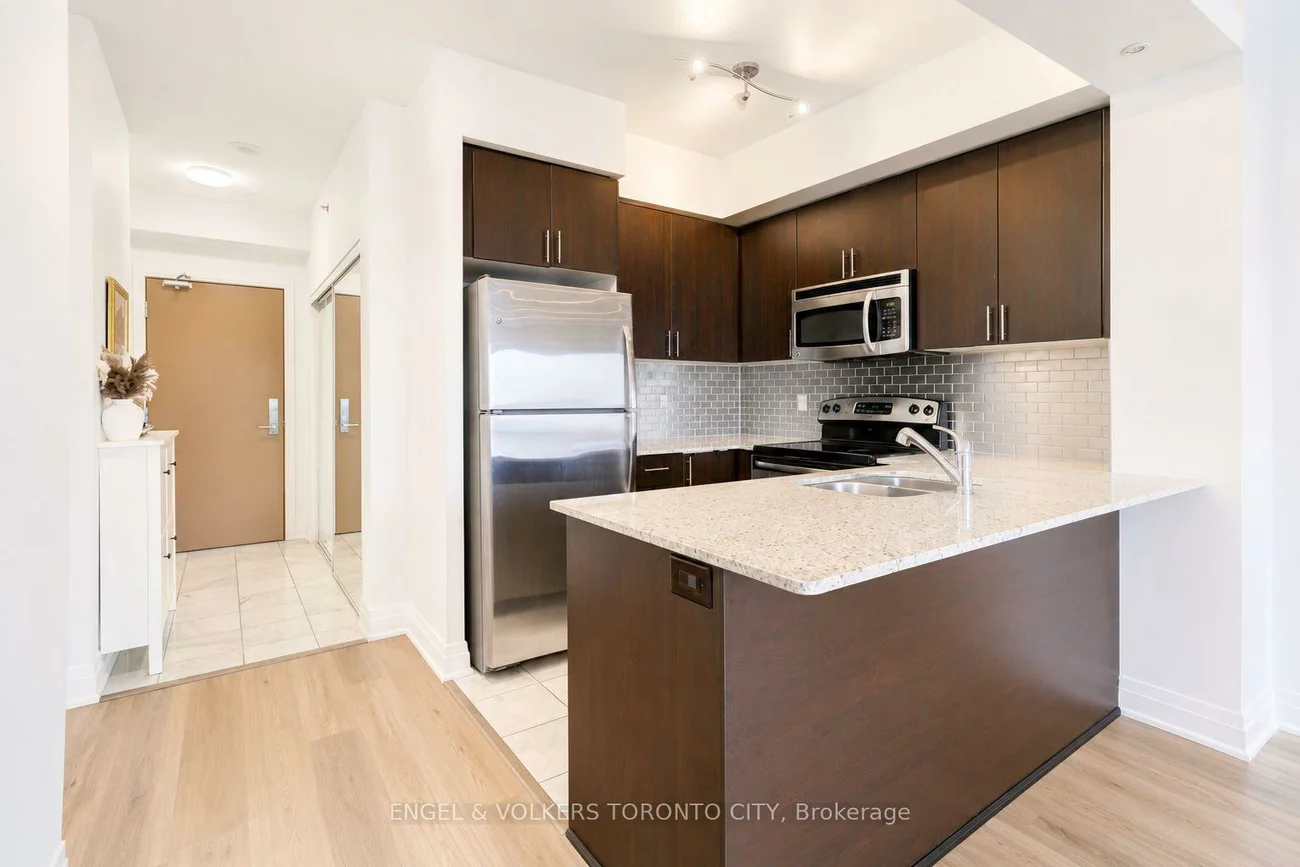 520, Steeles, Crestwood-Springfarm-Yorkhill, Vaughan