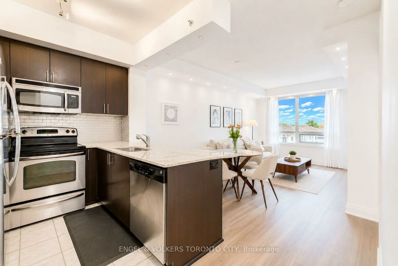 520, Steeles, Crestwood-Springfarm-Yorkhill, Vaughan