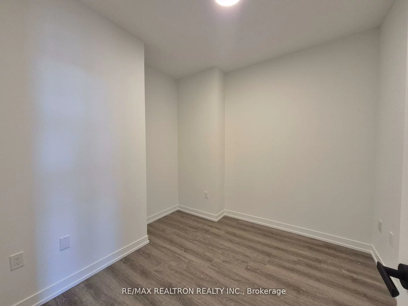 195, Commerce, Vaughan Corporate Centre, Vaughan