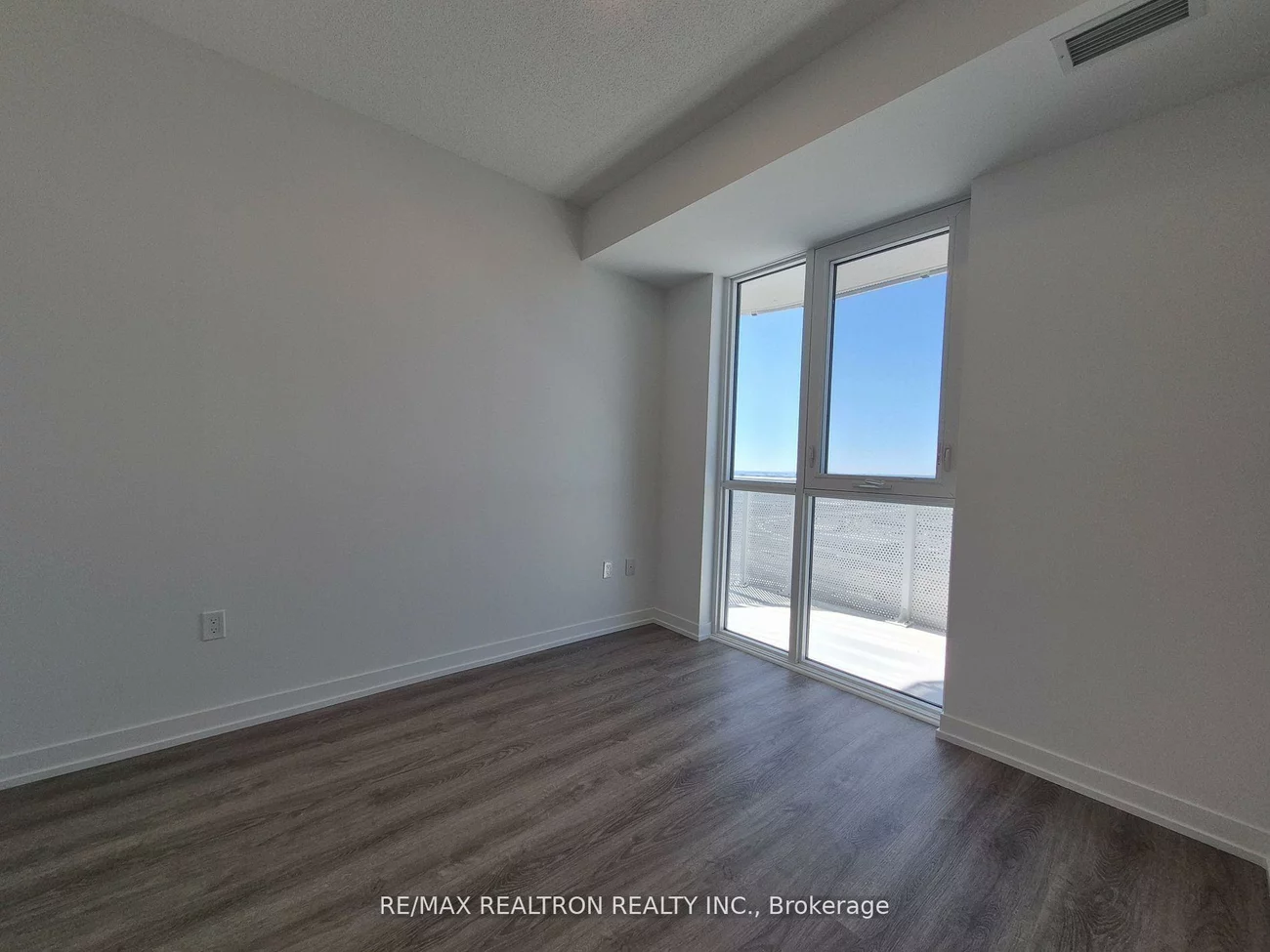 195, Commerce, Vaughan Corporate Centre, Vaughan