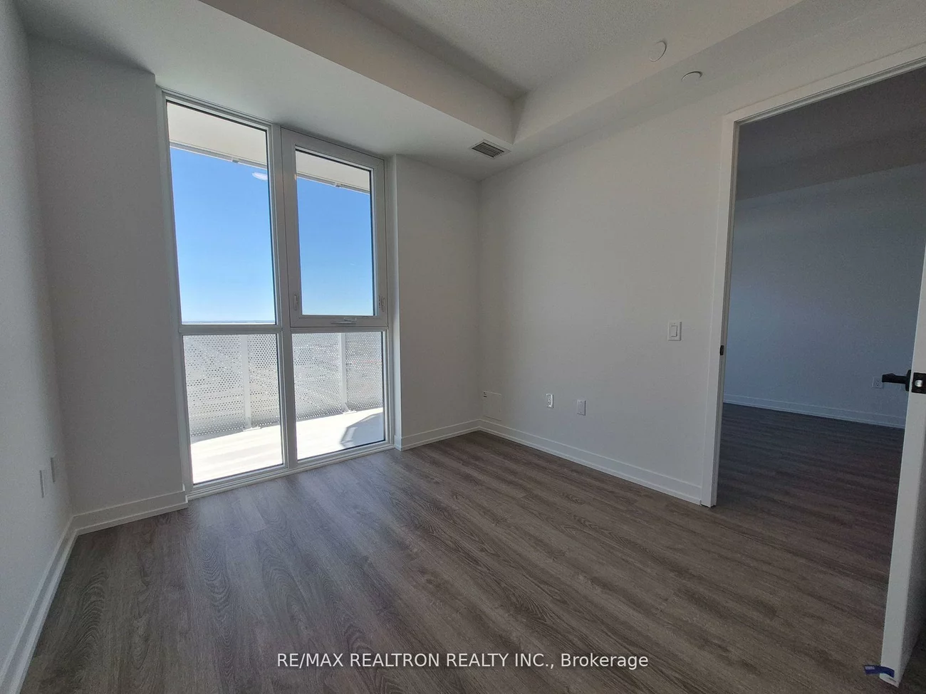 195, Commerce, Vaughan Corporate Centre, Vaughan