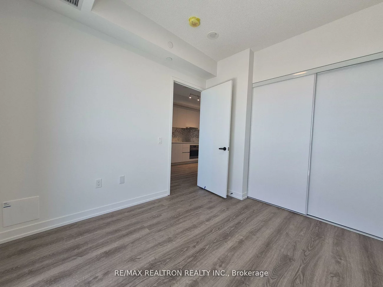 195, Commerce, Vaughan Corporate Centre, Vaughan