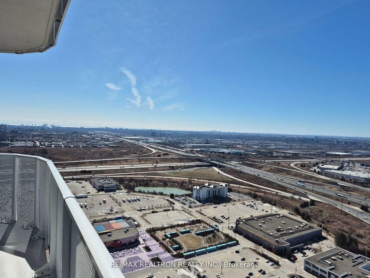 195, Commerce, Vaughan Corporate Centre, Vaughan