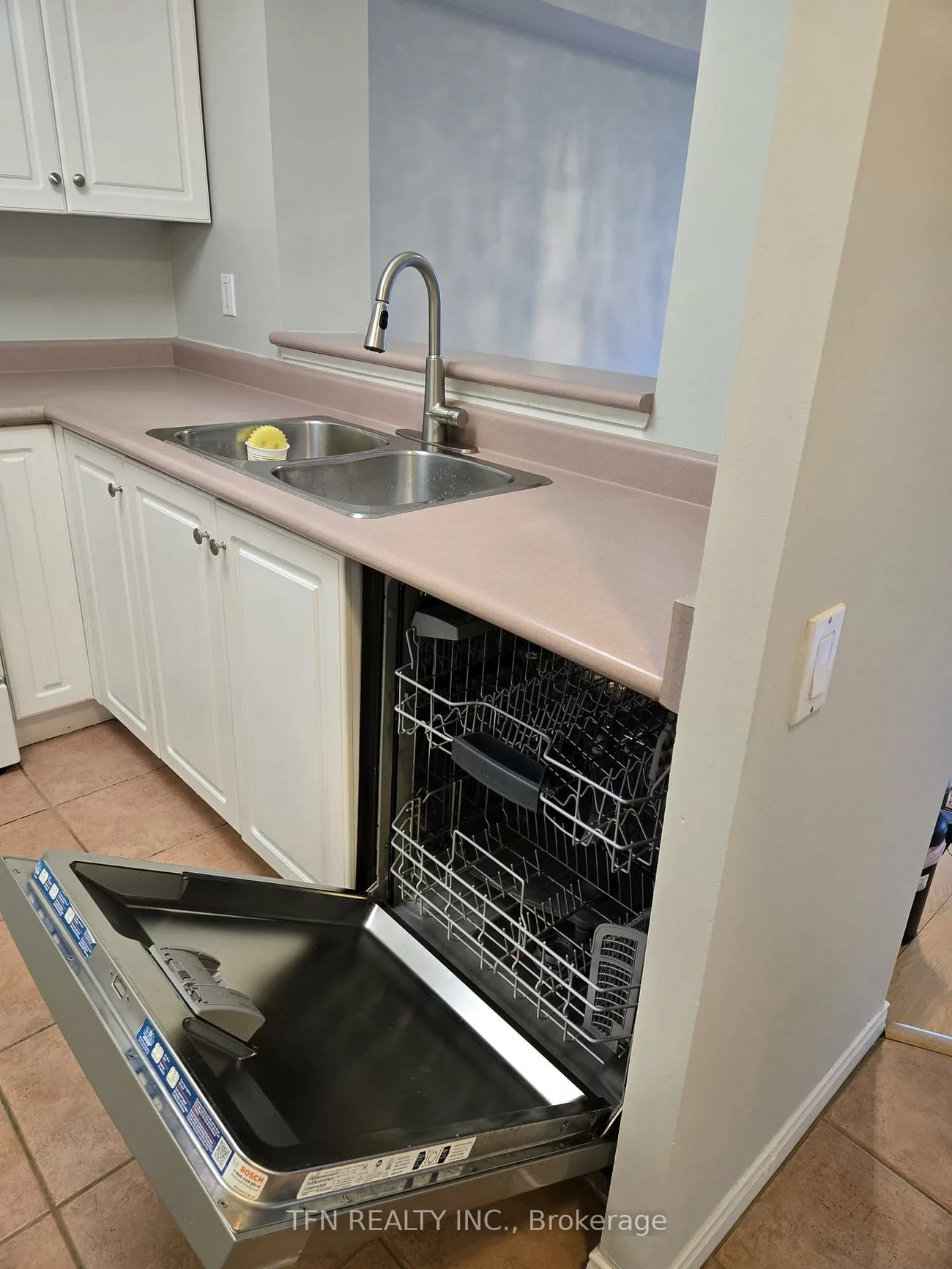 1, Emerald, Crestwood-Springfarm-Yorkhill, Vaughan