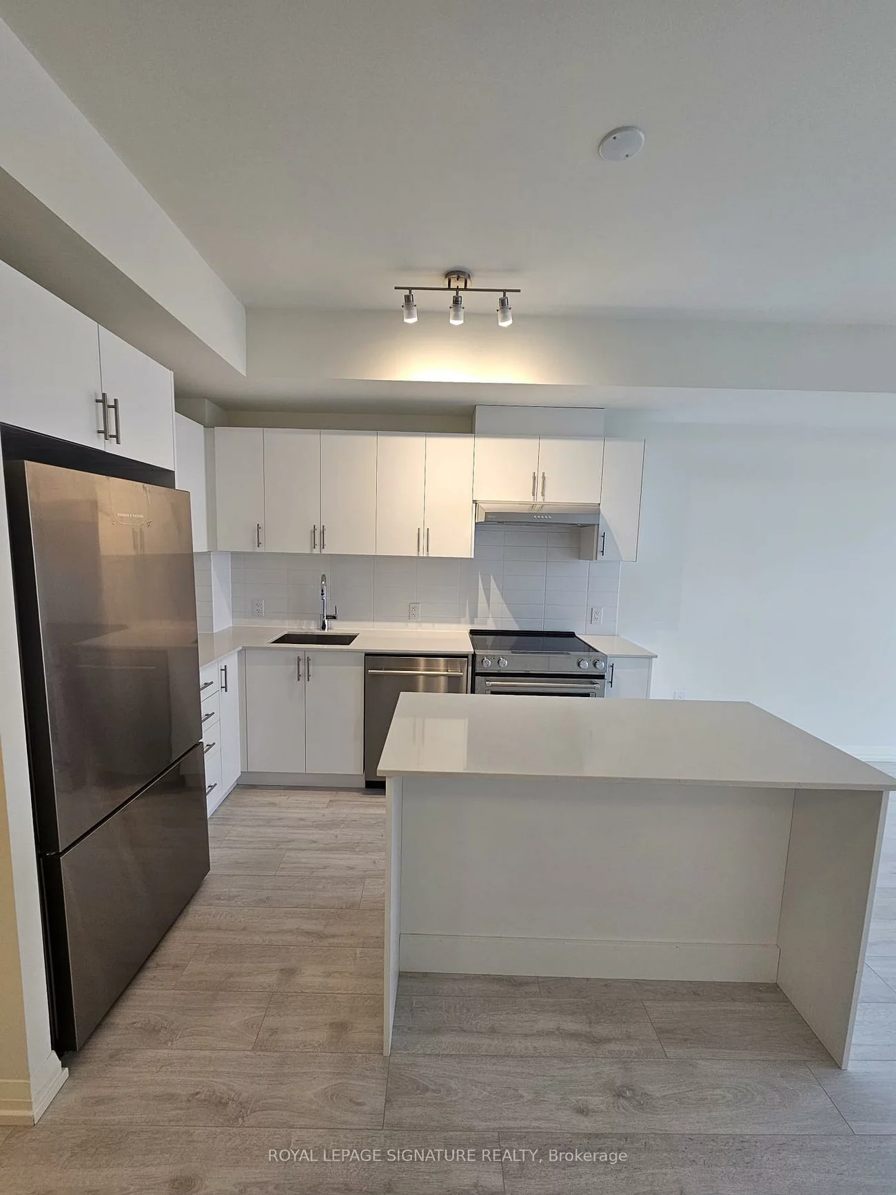 27, Korda, Vellore Village, Vaughan