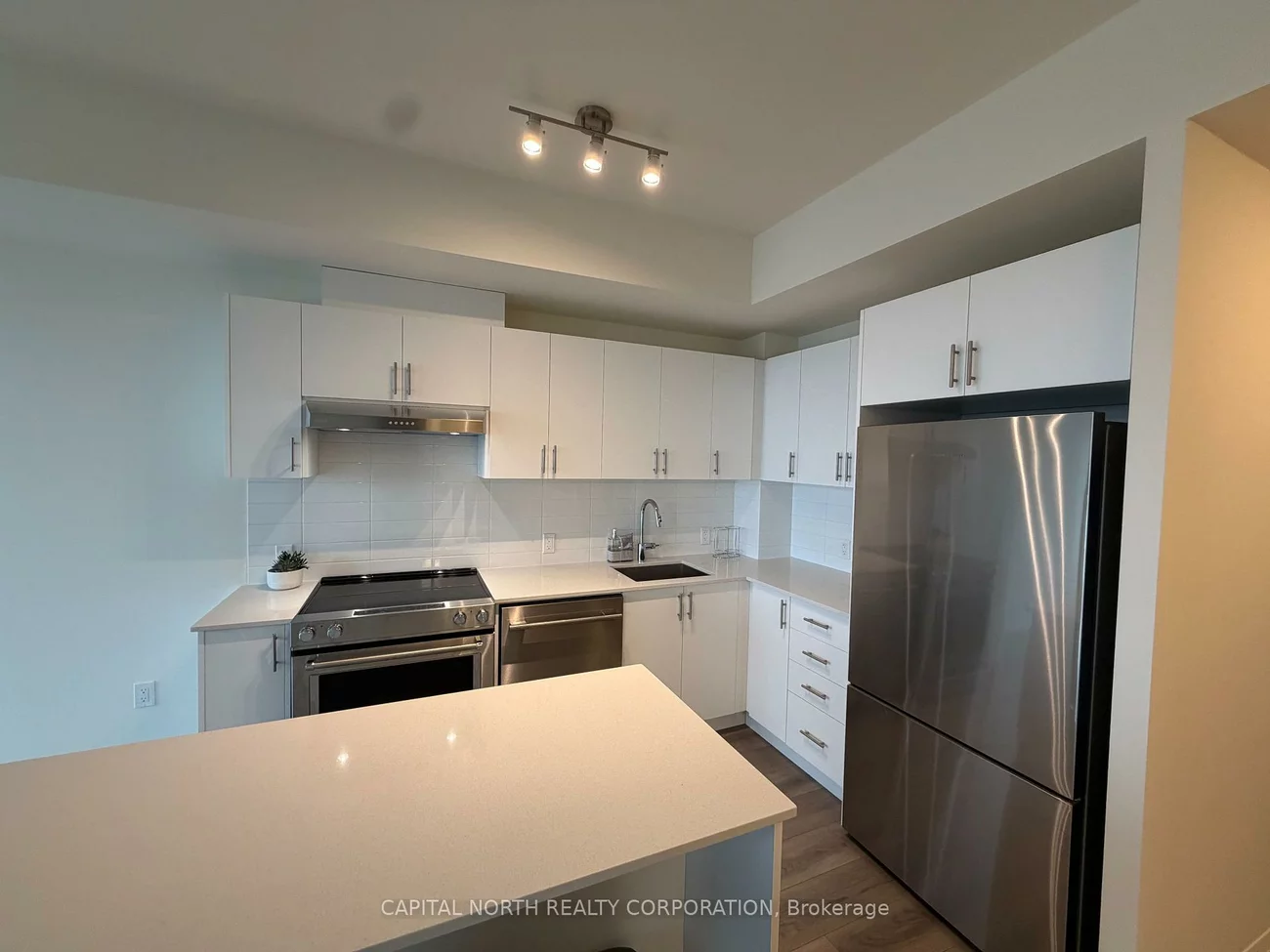 27, Korda, Vellore Village, Vaughan