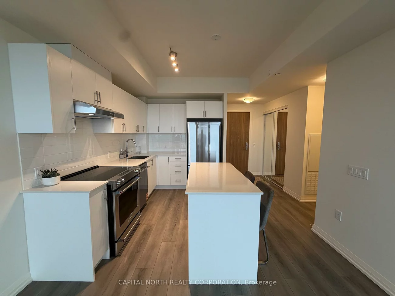27, Korda, Vellore Village, Vaughan