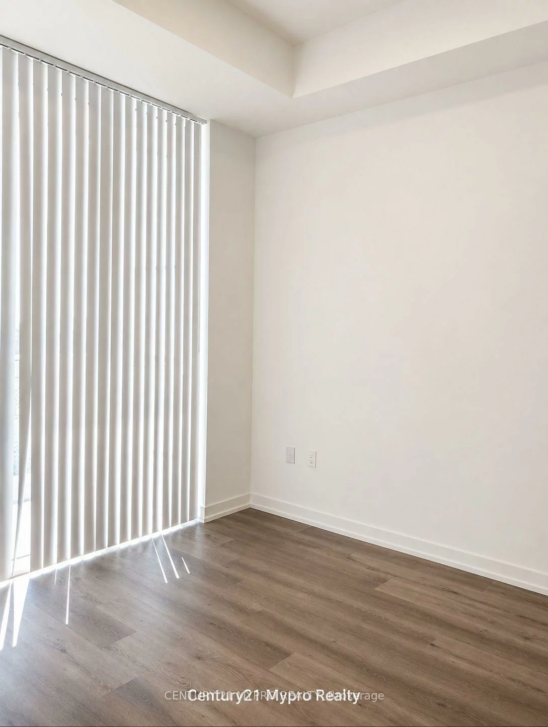28, Interchange, Vaughan Corporate Centre, Vaughan