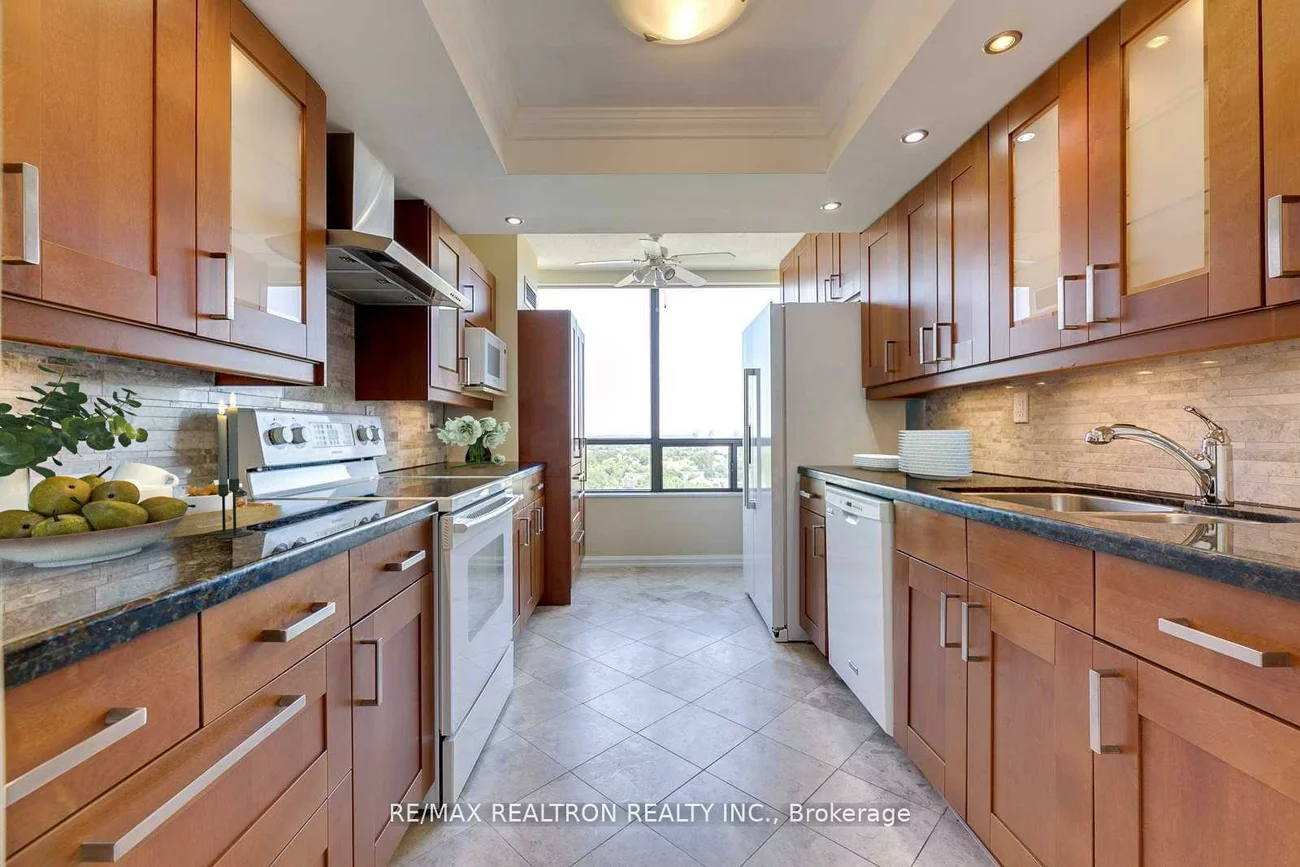 7460, Bathurst, Brownridge, Vaughan