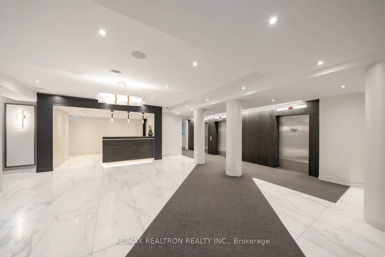 7460, Bathurst, Brownridge, Vaughan