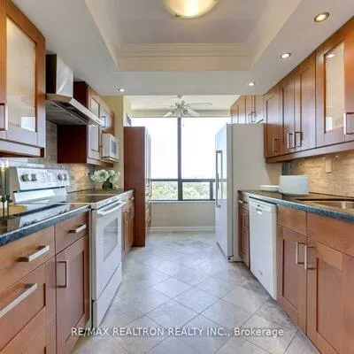 7460, Bathurst, Brownridge, Vaughan