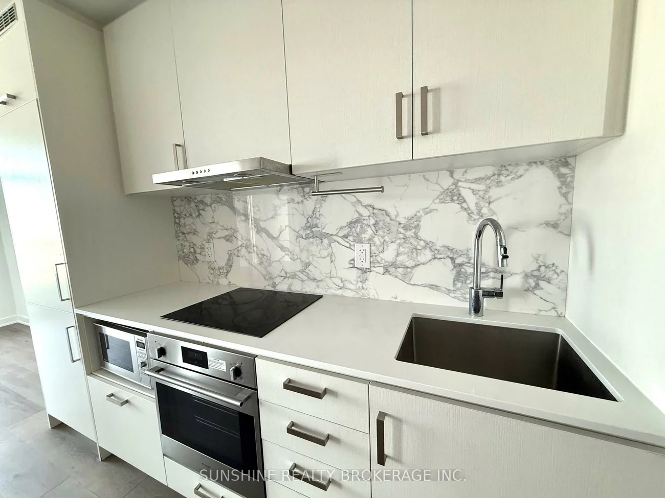 60, Honeycrisp, Vaughan Corporate Centre, Vaughan
