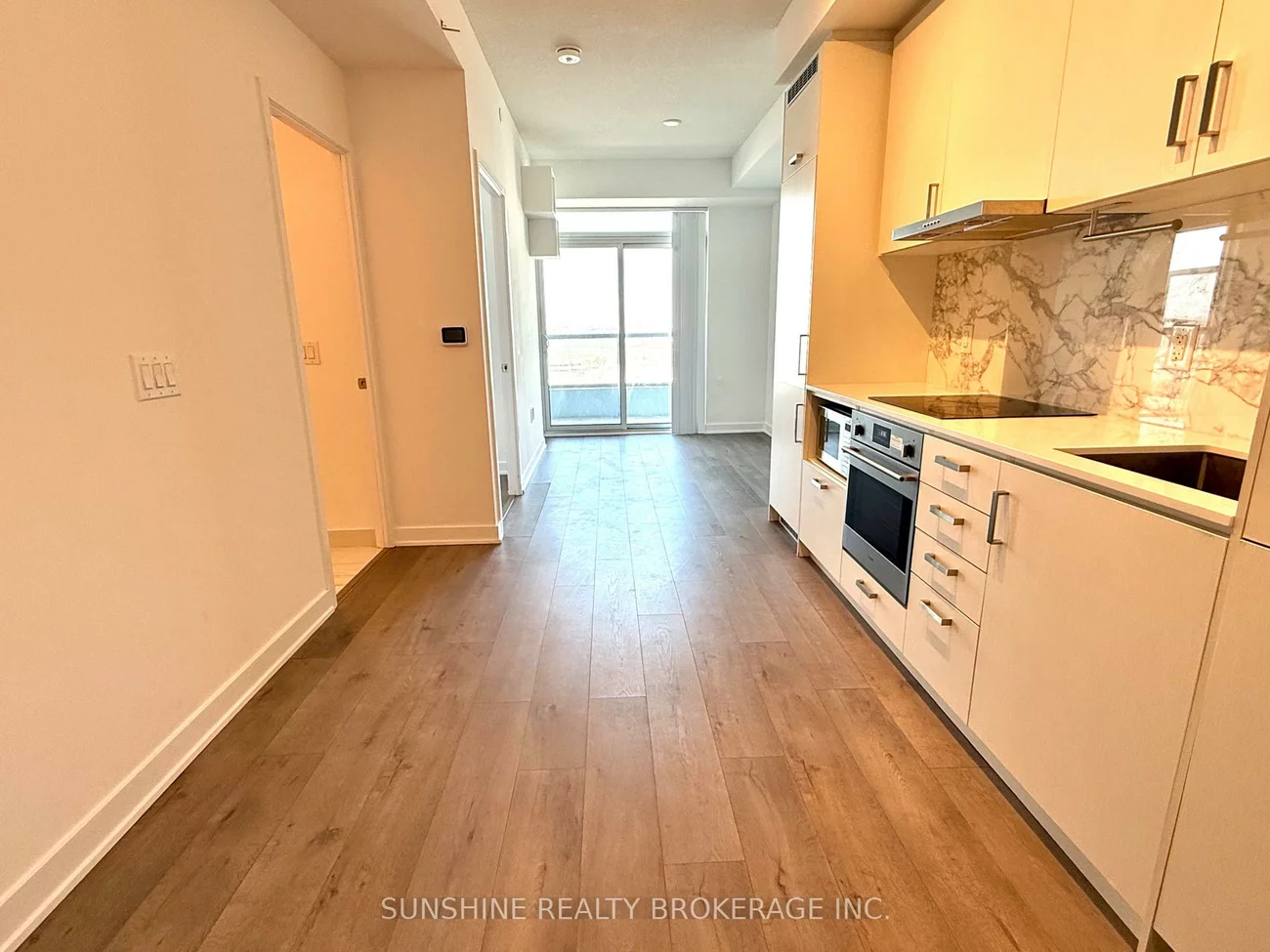 60, Honeycrisp, Vaughan Corporate Centre, Vaughan