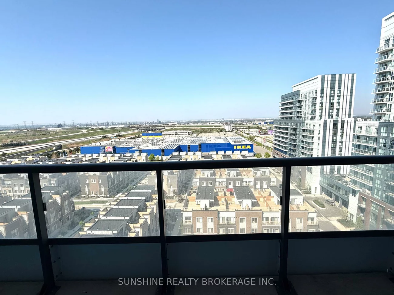 60, Honeycrisp, Vaughan Corporate Centre, Vaughan