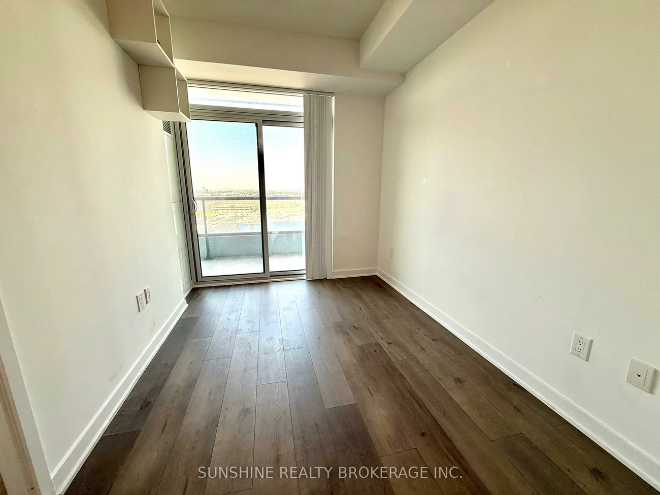 60, Honeycrisp, Vaughan Corporate Centre, Vaughan