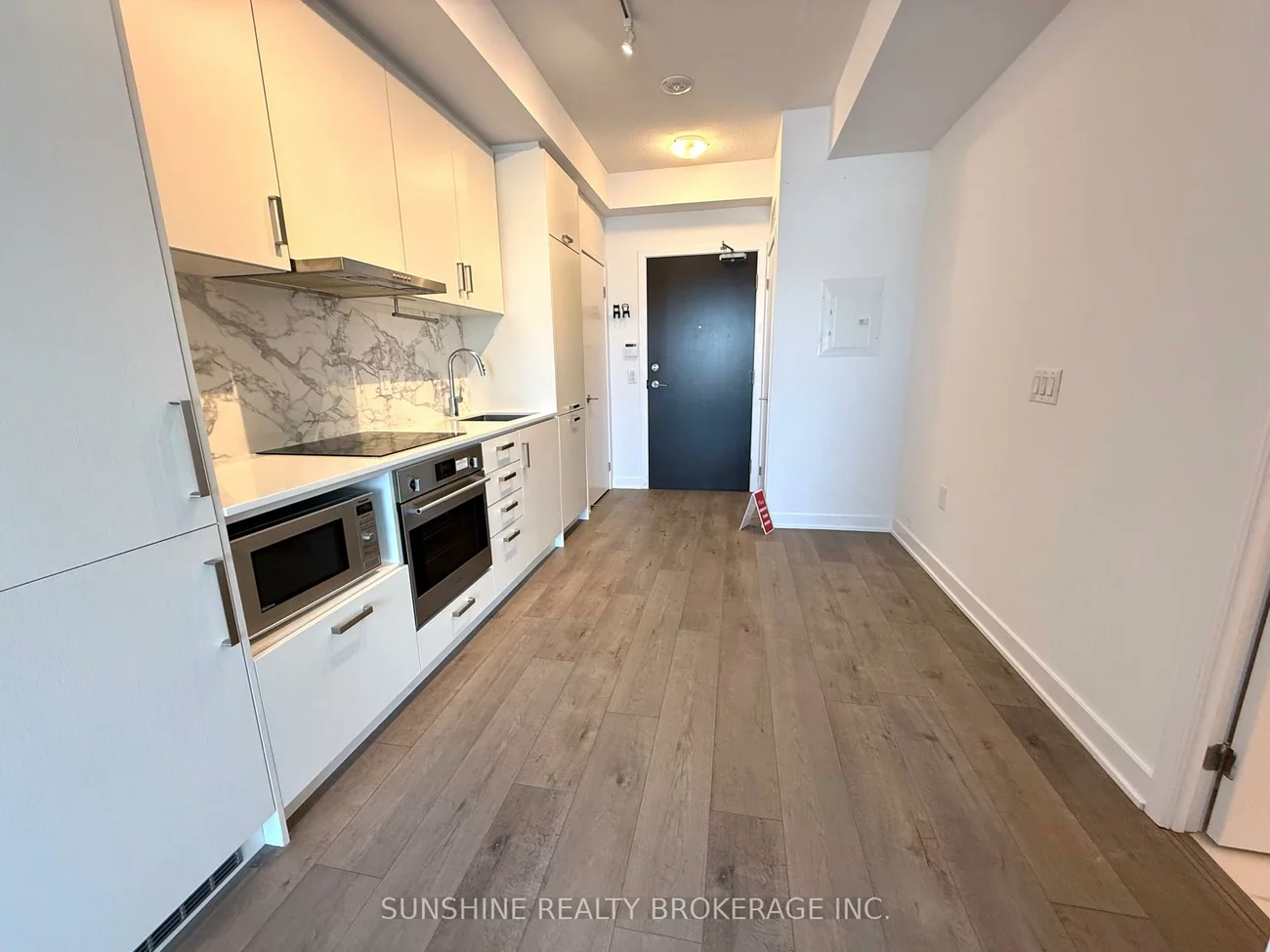 60, Honeycrisp, Vaughan Corporate Centre, Vaughan