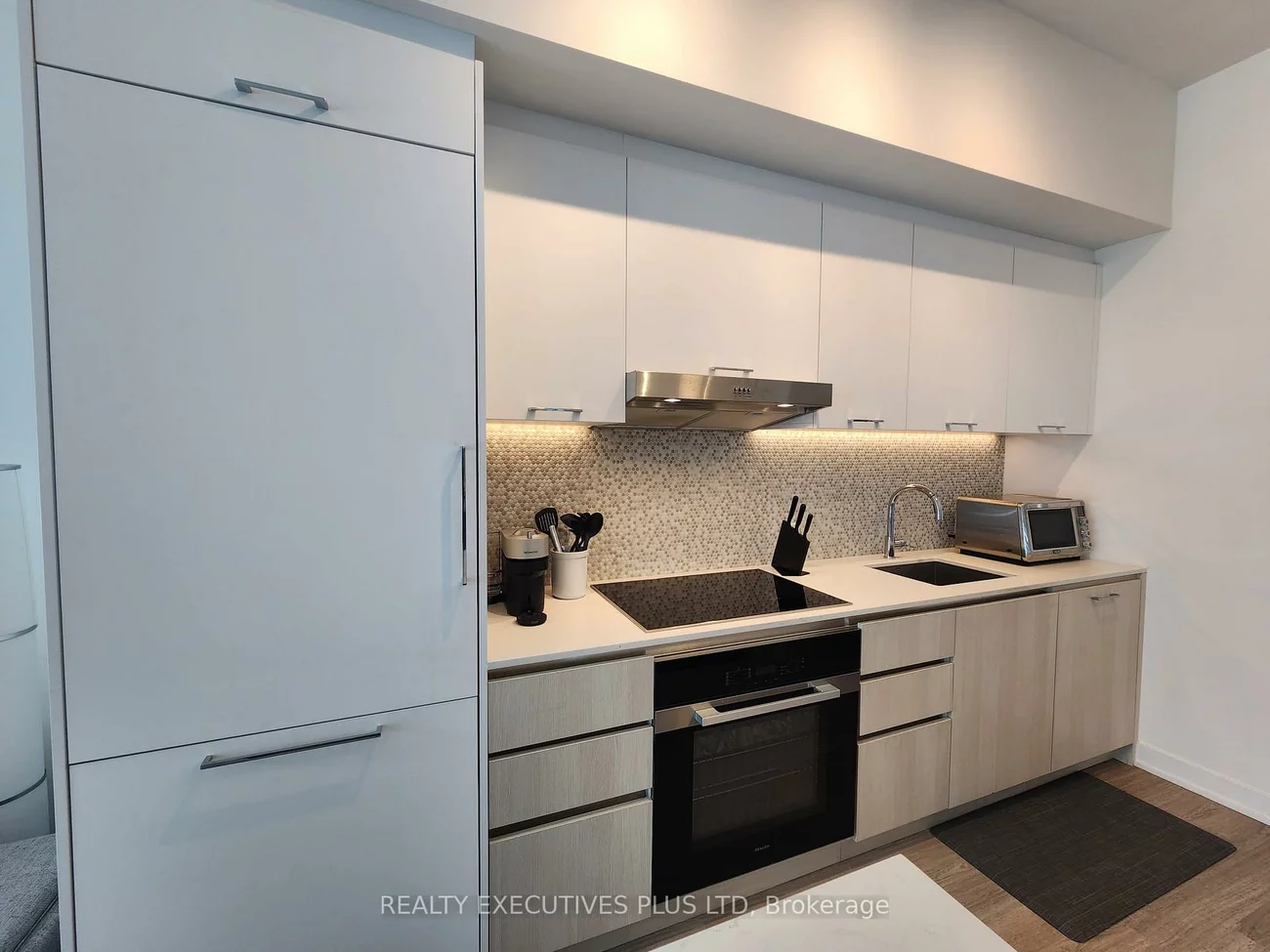 8188, Yonge, Uplands, Vaughan