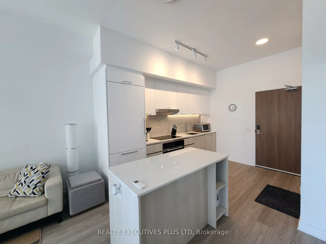 8188, Yonge, Uplands, Vaughan