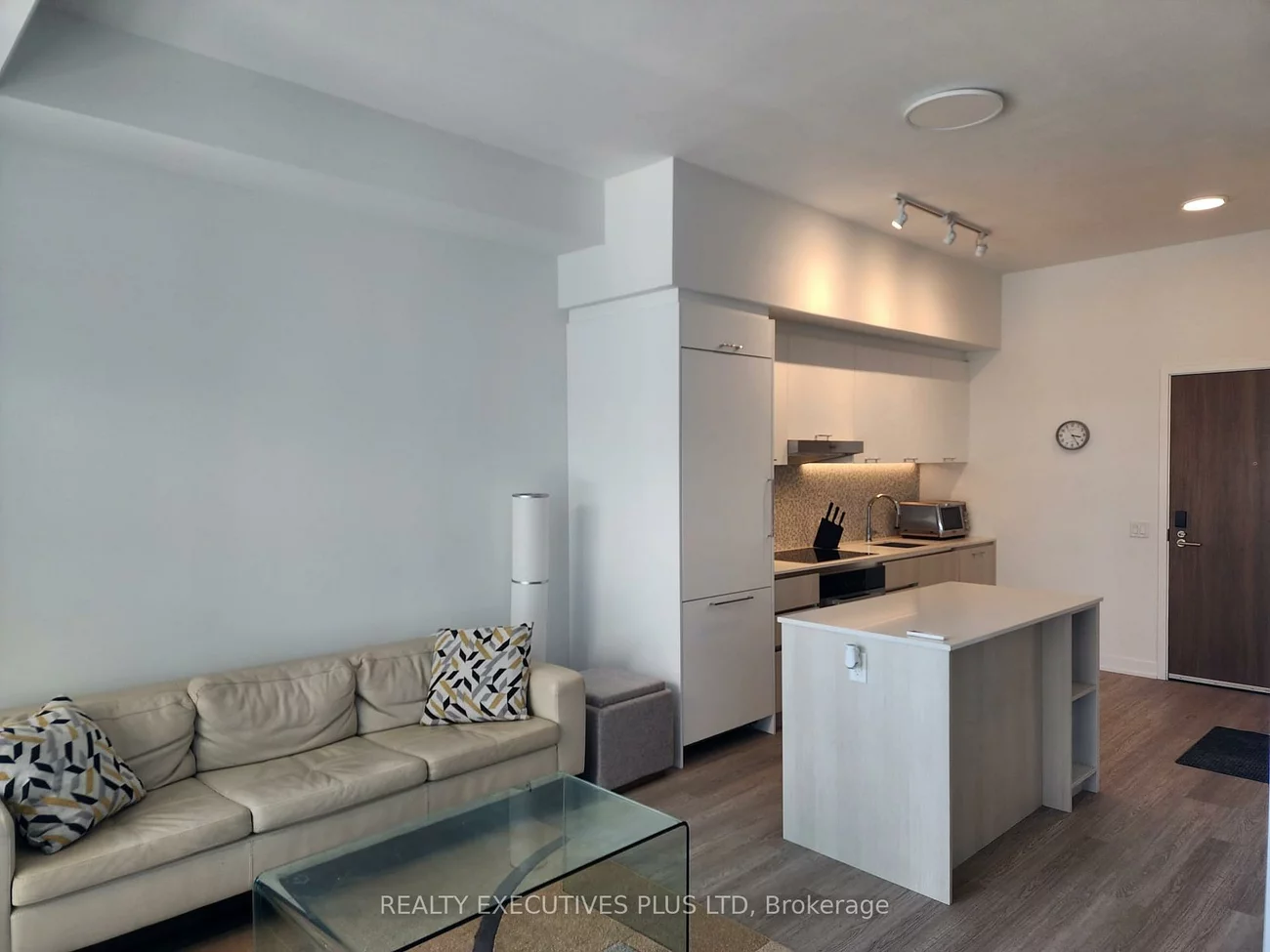 8188, Yonge, Uplands, Vaughan