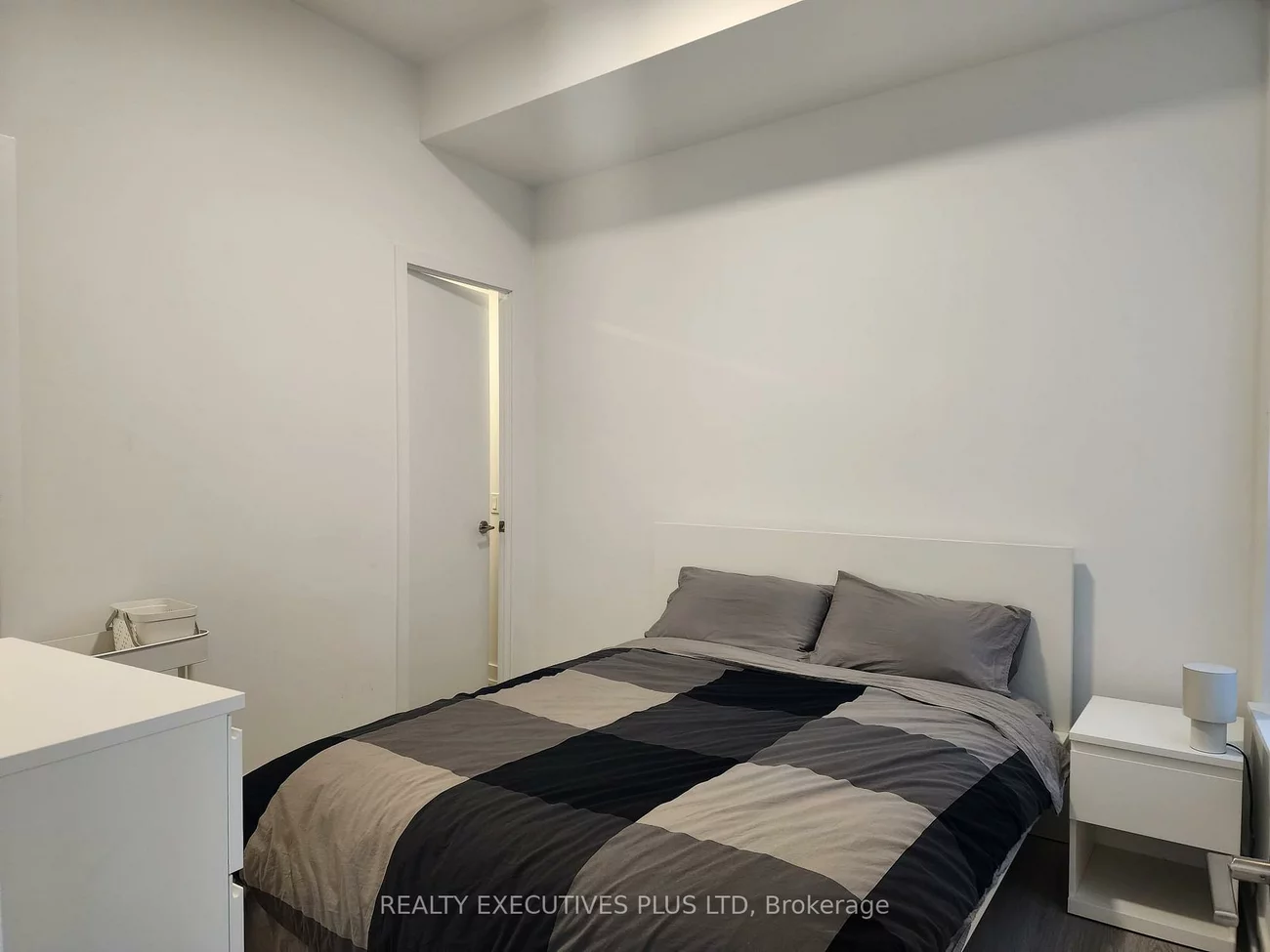 8188, Yonge, Uplands, Vaughan